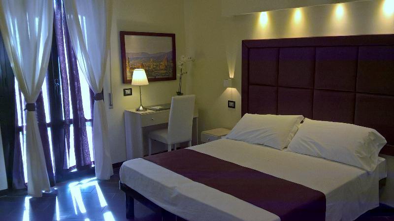 Eurohome Comfort Apartment Синья Экстерьер фото