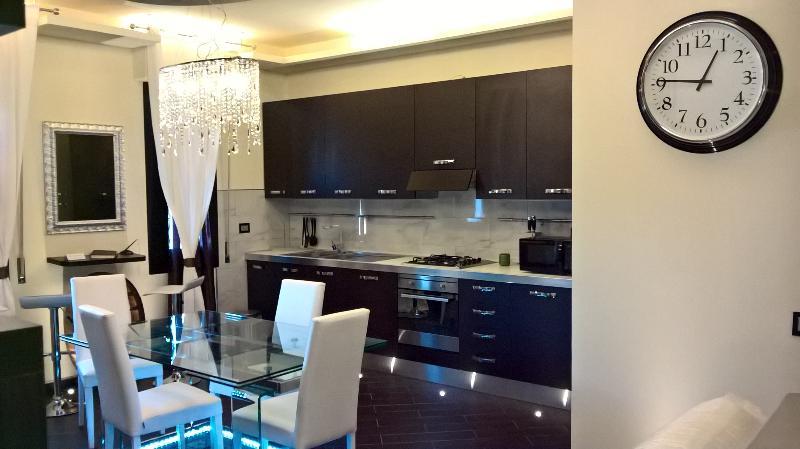 Eurohome Comfort Apartment Синья Экстерьер фото